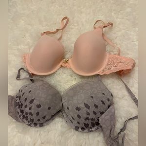 Bra set.